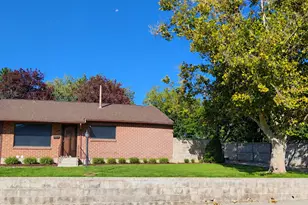 9506 S Garnet Dr E, White City, UT 84094 - Photo 2