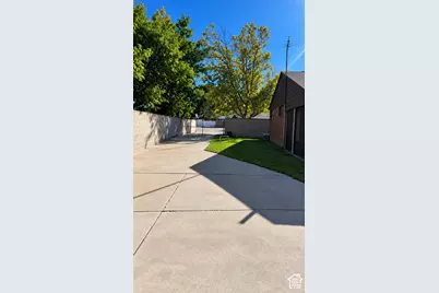 9506 S Garnet Dr E, White City, UT 84094 - Photo 6
