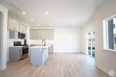 562 W 1750 N, Harrisville, UT 84404 - Photo 4