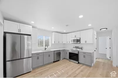 279 E 4525 S, Washington Terrace, UT 84405 - Photo 4