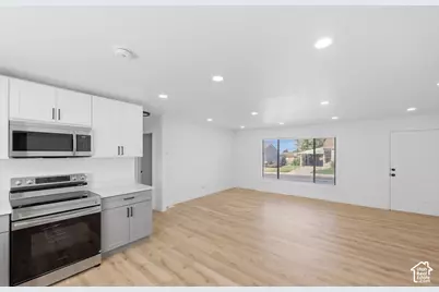 279 E 4525 S, Washington Terrace, UT 84405 - Photo 6