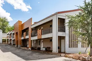 650 N 300 W, Salt Lake City, UT 84103 - Photo 14