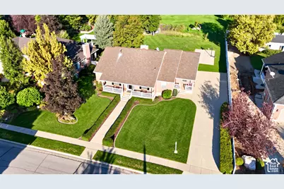 311 N Seemore Dr, Kaysville, UT 84037 - Photo 2