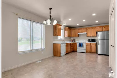 10451 N Sugarloaf Dr, Cedar Hills, UT 84062 - Photo 18