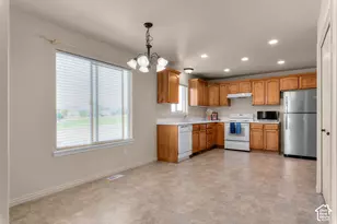 10451 N Sugarloaf Dr, Cedar Hills, UT 84062 - Photo 18