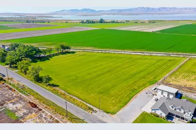 275 N 6800 W, Corinne, UT 84307 - Photo 4