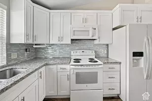 2212 Craig Ln, Syracuse, UT 84075 - Photo 10