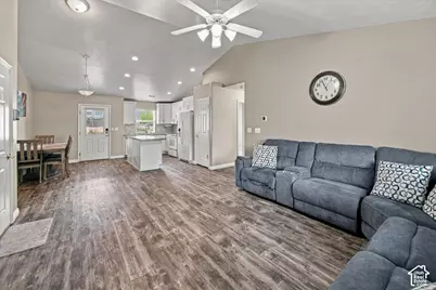 2212 Craig Ln, Syracuse, UT 84075 - Photo 4