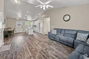 2212 Craig Ln, Syracuse, UT 84075 - Photo 4