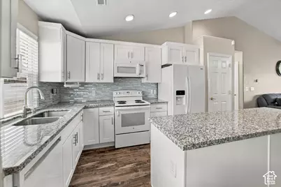 2212 Craig Ln, Syracuse, UT 84075 - Photo 8
