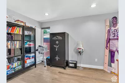 2505 E Robidoux Rd, Sandy, UT 84093 - Photo 44