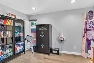 2505 E Robidoux Rd, Sandy, UT 84093 - Photo 44
