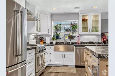 2505 E Robidoux Rd, Sandy, UT 84093 - Photo 4