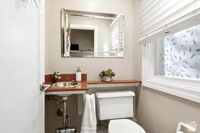 1049 S Military Dr E, Salt Lake City, UT 84105 - Photo 14