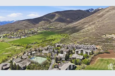 1041 W Grindelwald Ct #R5, Midway, UT 84049 - Photo 2
