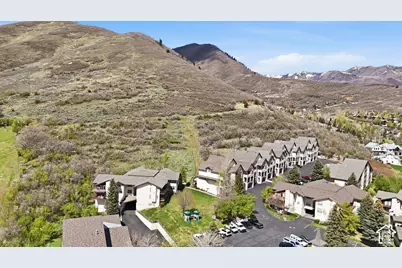 1041 W Grindelwald Ct #R5, Midway, UT 84049 - Photo 4