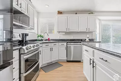 885 W 2310 N, West Bountiful, UT 84087 - Photo 22