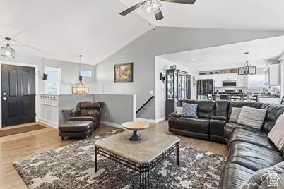 885 W 2310 N, West Bountiful, UT 84087 - Photo 18