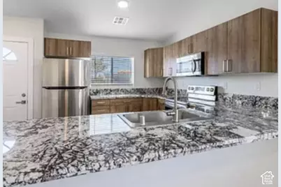 427 N Meadow Ln, Tropic, UT 84776 - Photo 8