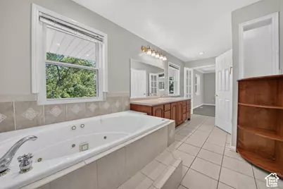 5473 S Walden Wood Cir, Murray, UT 84123 - Photo 16