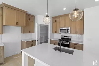 586 N 600 W #605, Smithfield, UT 84335 - Photo 4