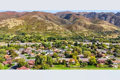 2581 N 2700 E, Layton, UT 84040 - Photo 48