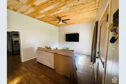 310 W Clark St, Grantsville, UT 84029 - Photo 4