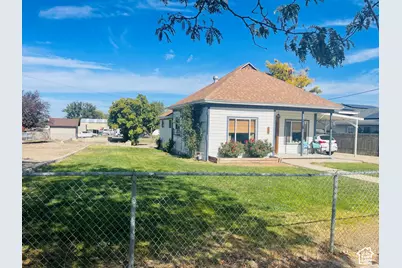 310 W Clark St, Grantsville, UT 84029 - Photo 2