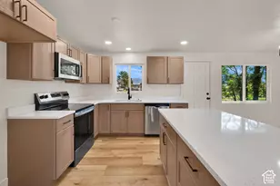 2109 S 3400 W, Syracuse, UT 84075 - Photo 8