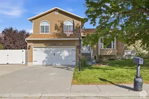 129 Country Club Dr, Stansbury Park, UT 84074 - Photo 2