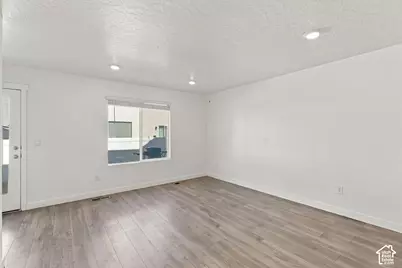 1156 E Trident Dr, Saratoga Springs, UT 84045 - Photo 8