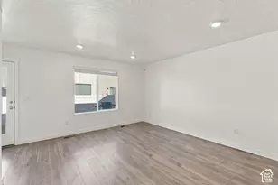 1156 E Trident Dr, Saratoga Springs, UT 84045 - Photo 8