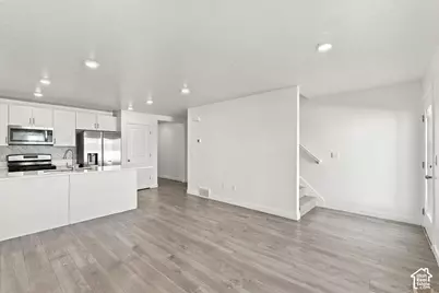 1156 E Trident Dr, Saratoga Springs, UT 84045 - Photo 2
