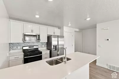1156 E Trident Dr, Saratoga Springs, UT 84045 - Photo 4