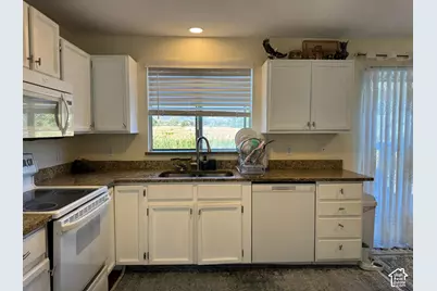 3992 W 8730 S, West Jordan, UT 84088 - Photo 8