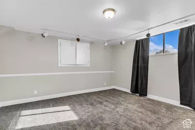 760 N 100 W, Clearfield, UT 84015 - Photo 32