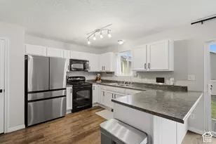 3702 N Tumwater Dr W, Eagle Mountain, UT 84005 - Photo 14