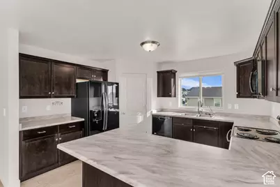 1520 E Erickson Knoll Ln, Eagle Mountain, UT 84005 - Photo 6
