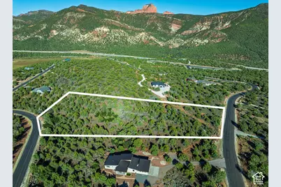 325 Escalante Path #325, New Harmony, UT 84757 - Photo 2