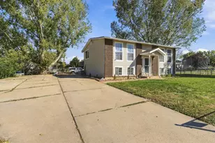 906 W 2400 N, Clinton, UT 84015 - Photo 2