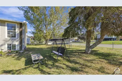 906 W 2400 N, Clinton, UT 84015 - Photo 36
