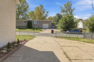 906 W 2400 N, Clinton, UT 84015 - Photo 32