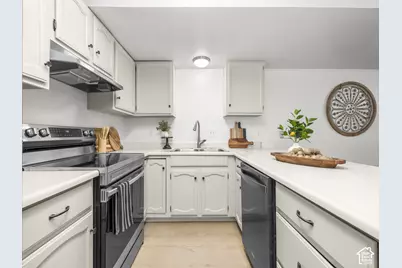 1688 Hickory Ln #C, Provo, UT 84604 - Photo 8