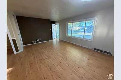 527 S 500 E, Clearfield, UT 84015 - Photo 4