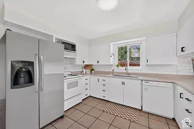 607 S Utah Ave E, Provo, UT 84606 - Photo 4