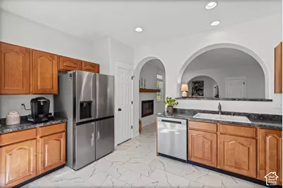 6717 S Empress Ln, West Jordan, UT 84081 - Photo 8