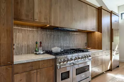 3983 S Mercury Dr, Holladay, UT 84124 - Photo 6