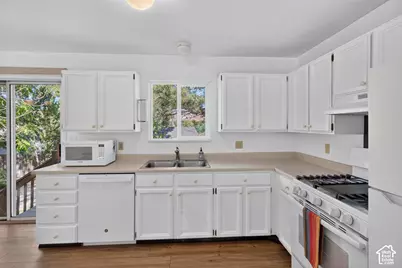 831 Mountain Dr, Moab, UT 84532 - Photo 14