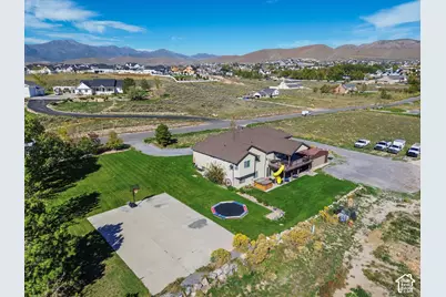 9044 N Cedar Pass Rd, Eagle Mountain, UT 84005 - Photo 52