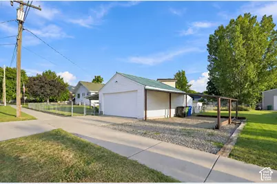 311 S 200 W, Smithfield, UT 84335 - Photo 32